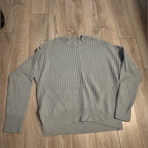 So soft! Like new! Abercrombie sweater